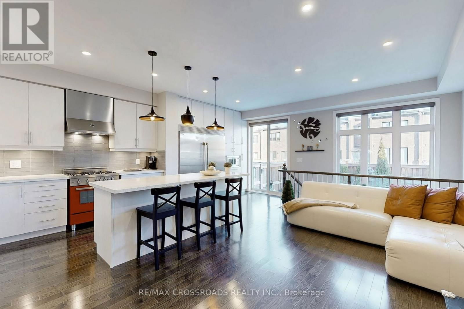 92 DARIOLE DRIVE Image 3