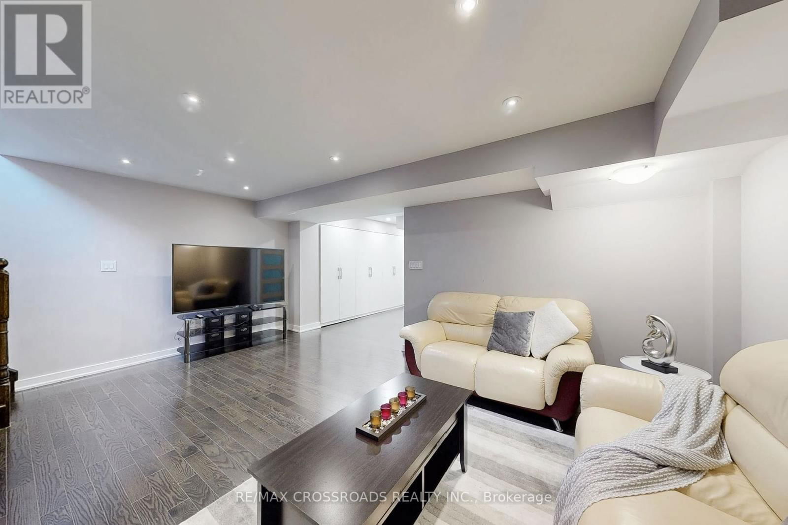 92 DARIOLE DRIVE Image 40
