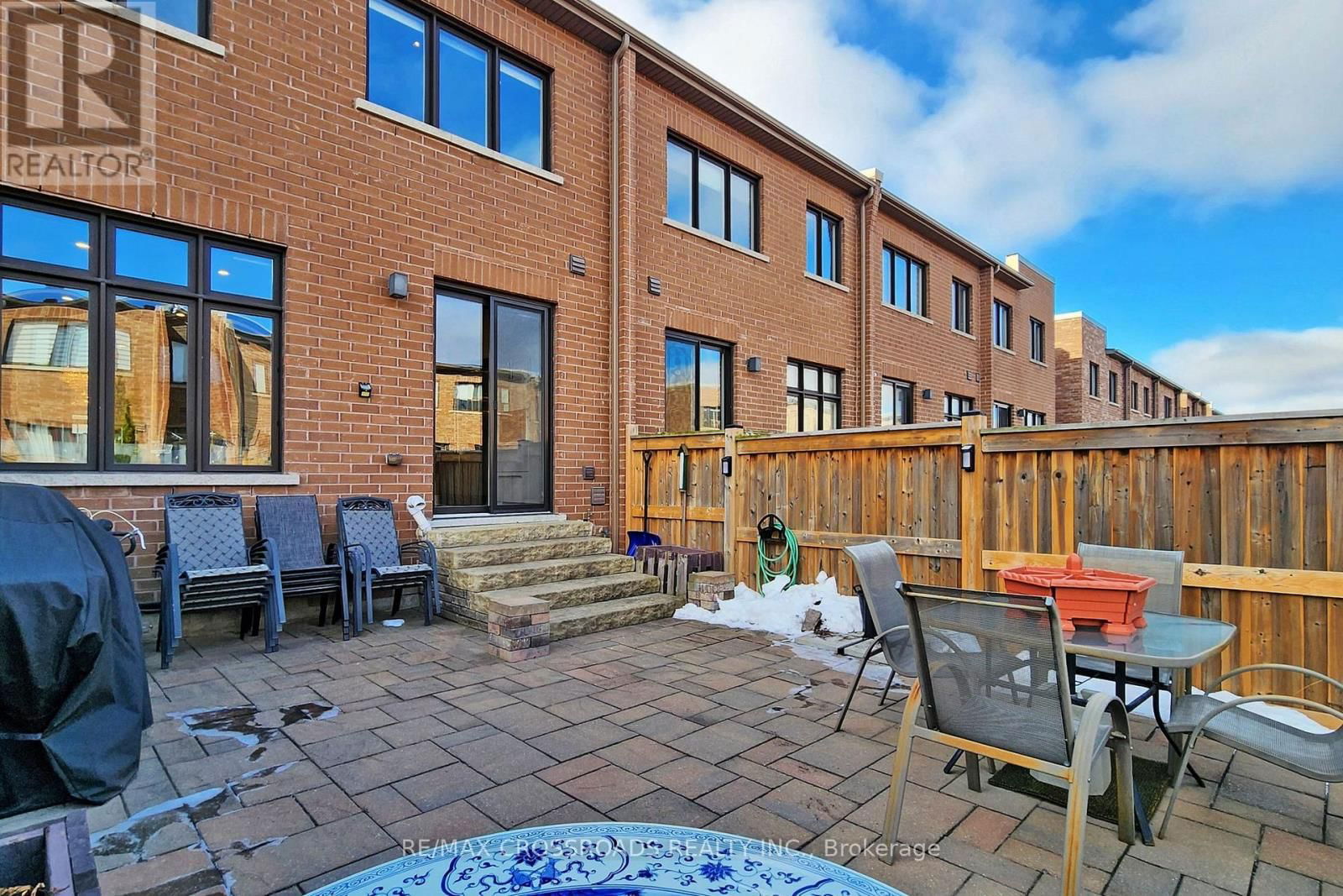 92 DARIOLE DRIVE Image 45