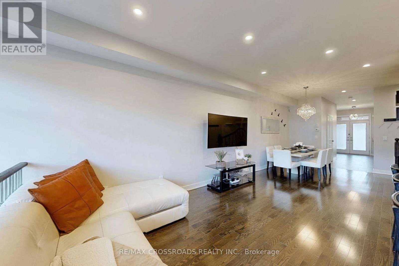 92 DARIOLE DRIVE Image 6