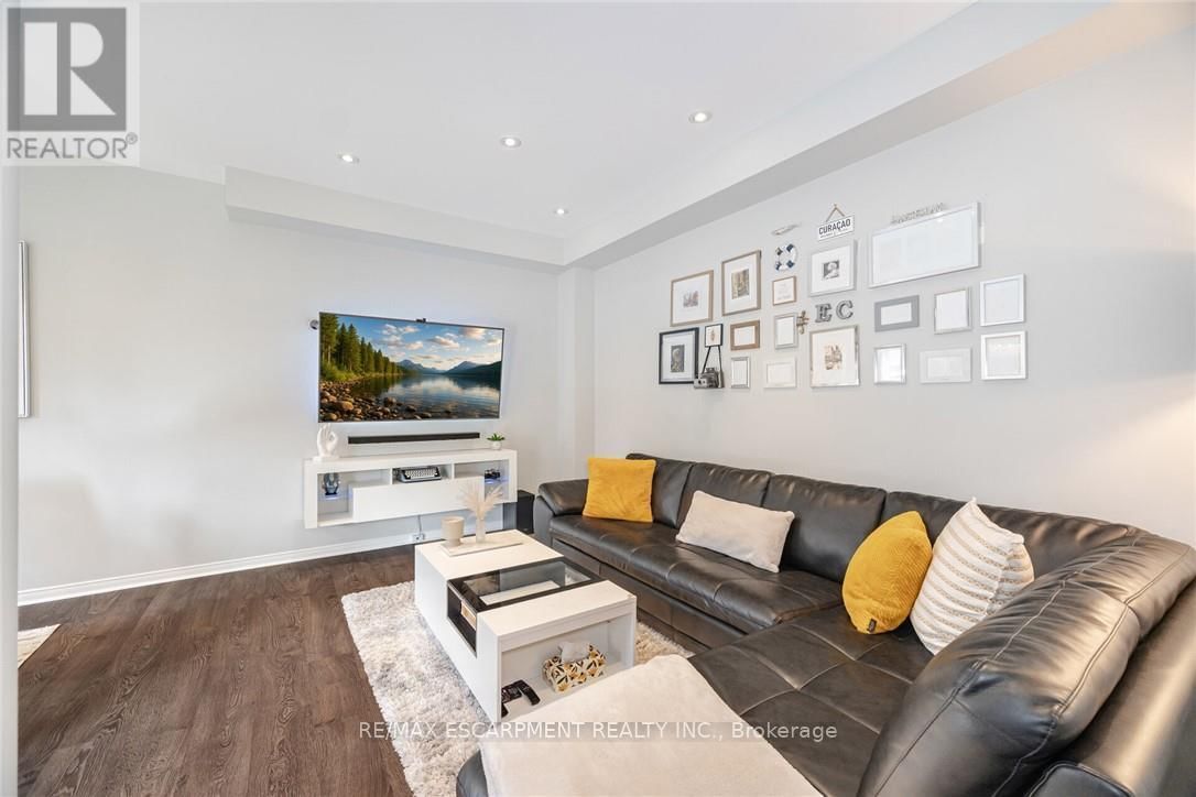 66 SLACK STREET Image 10