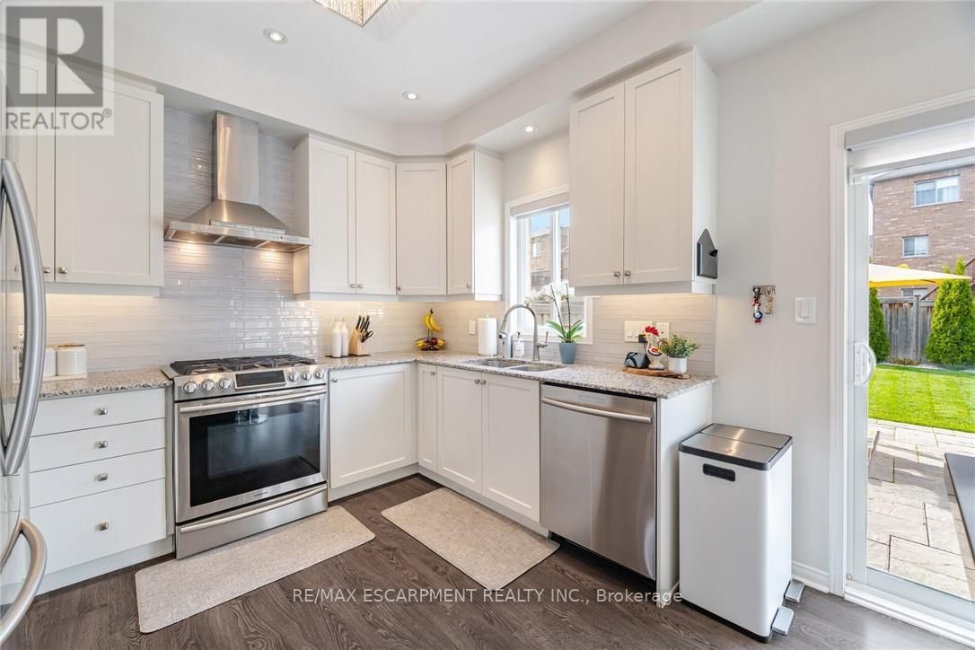66 SLACK STREET Image 18