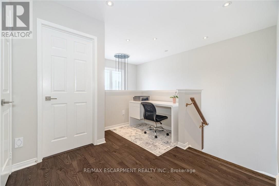 66 SLACK STREET Image 22