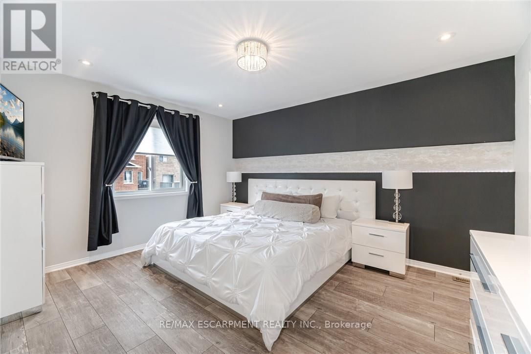 66 SLACK STREET Image 23