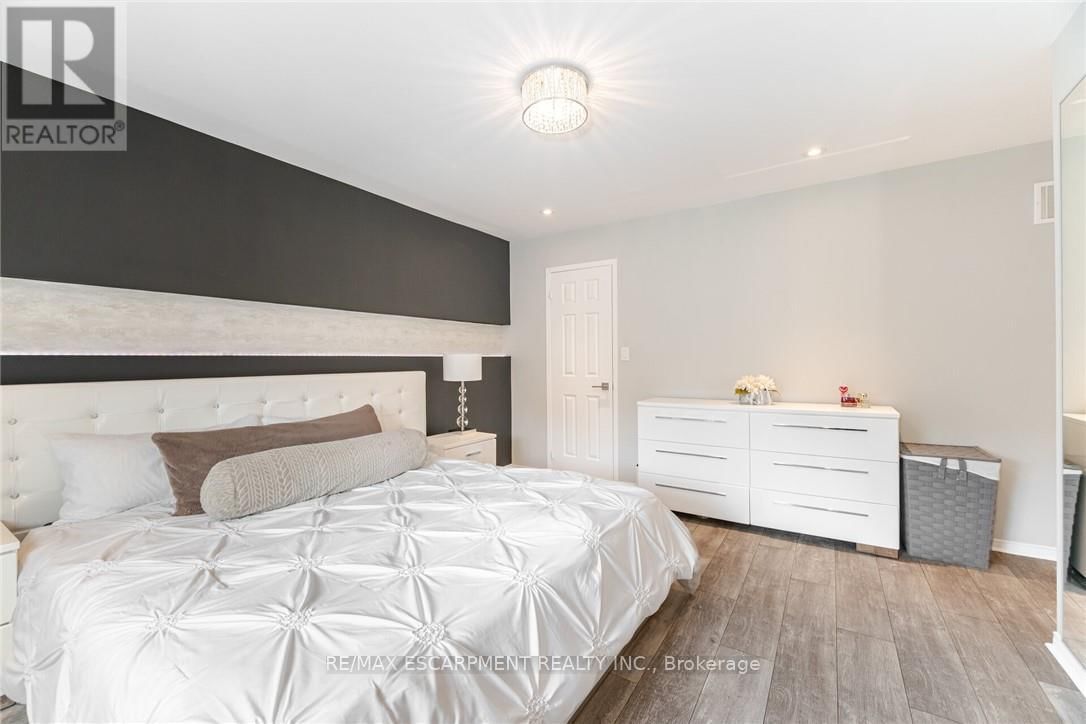66 SLACK STREET Image 24