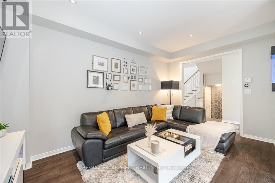 66 SLACK STREET Image 9