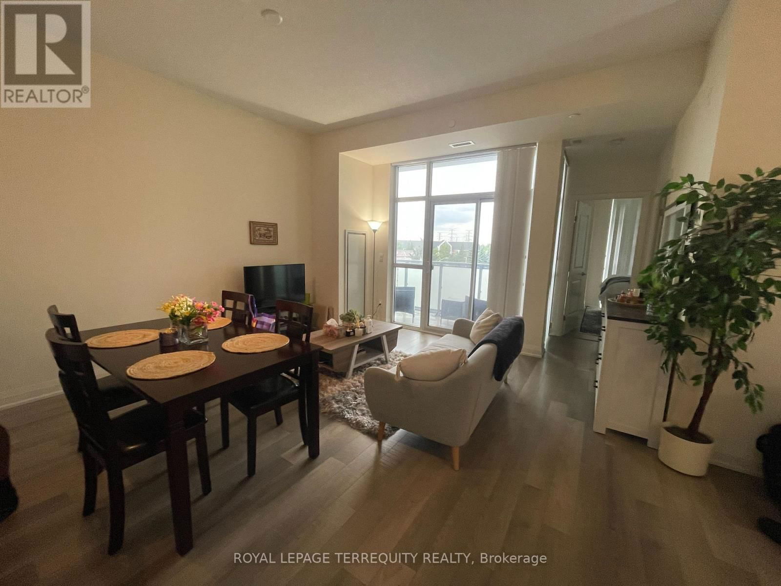320 - 8763 BAYVIEW AVENUE Image 4