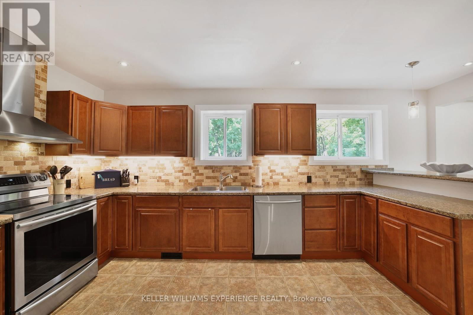 85 GLADMAN AVENUE Image 14