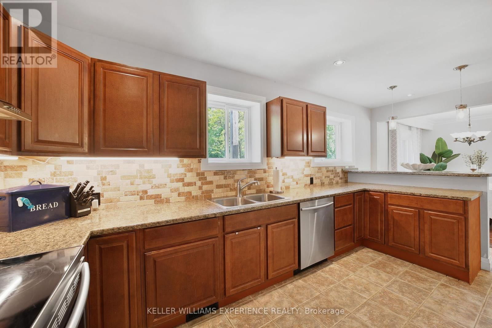 85 GLADMAN AVENUE Image 15