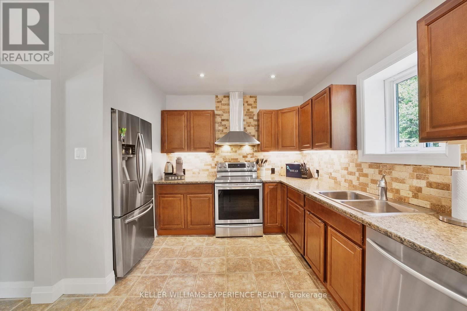 85 GLADMAN AVENUE Image 16