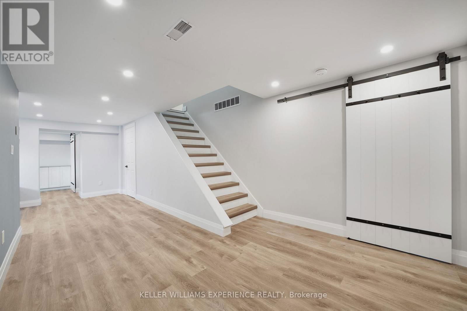 85 GLADMAN AVENUE Image 25