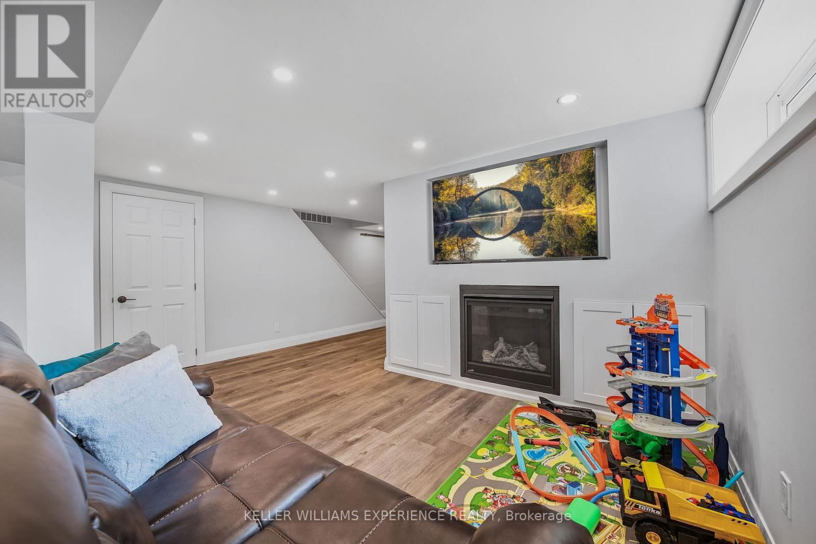 85 GLADMAN AVENUE Image 28