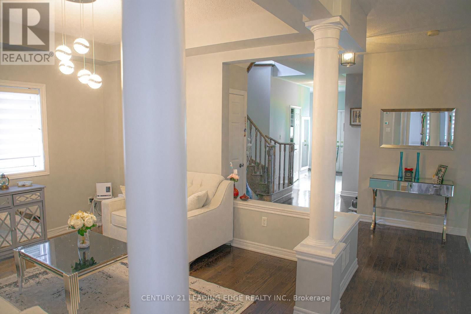 112 LORMEL GATE Image 10