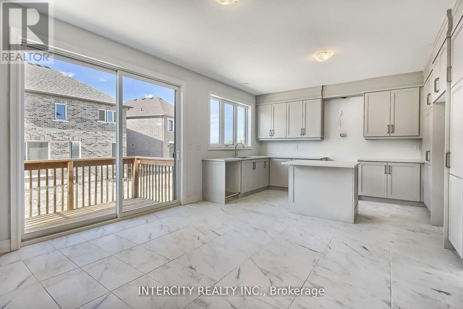331 SEAVIEW HEIGHTS Image 14