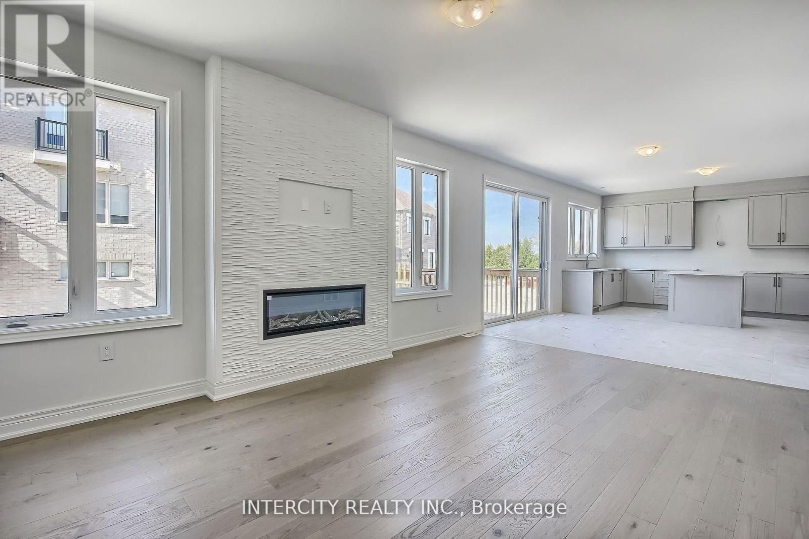 331 SEAVIEW HEIGHTS Image 18