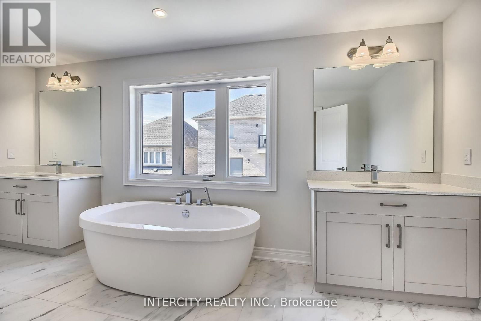 331 SEAVIEW HEIGHTS Image 30