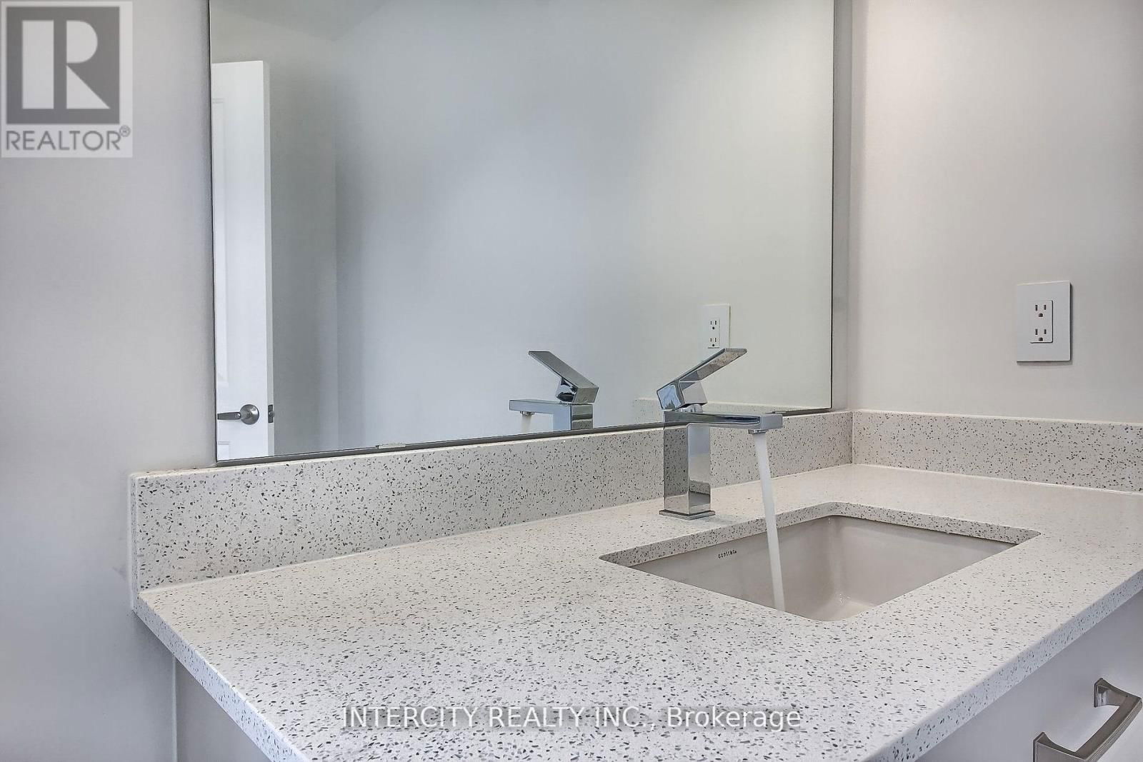 331 SEAVIEW HEIGHTS Image 31