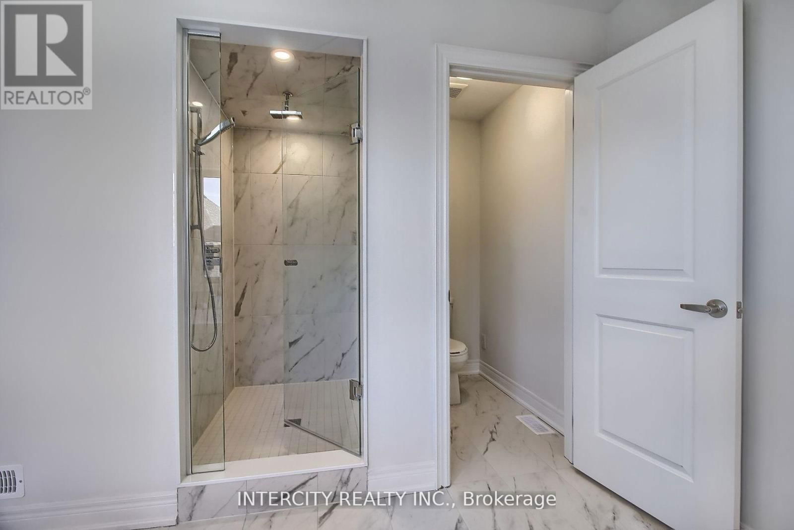 331 SEAVIEW HEIGHTS Image 32