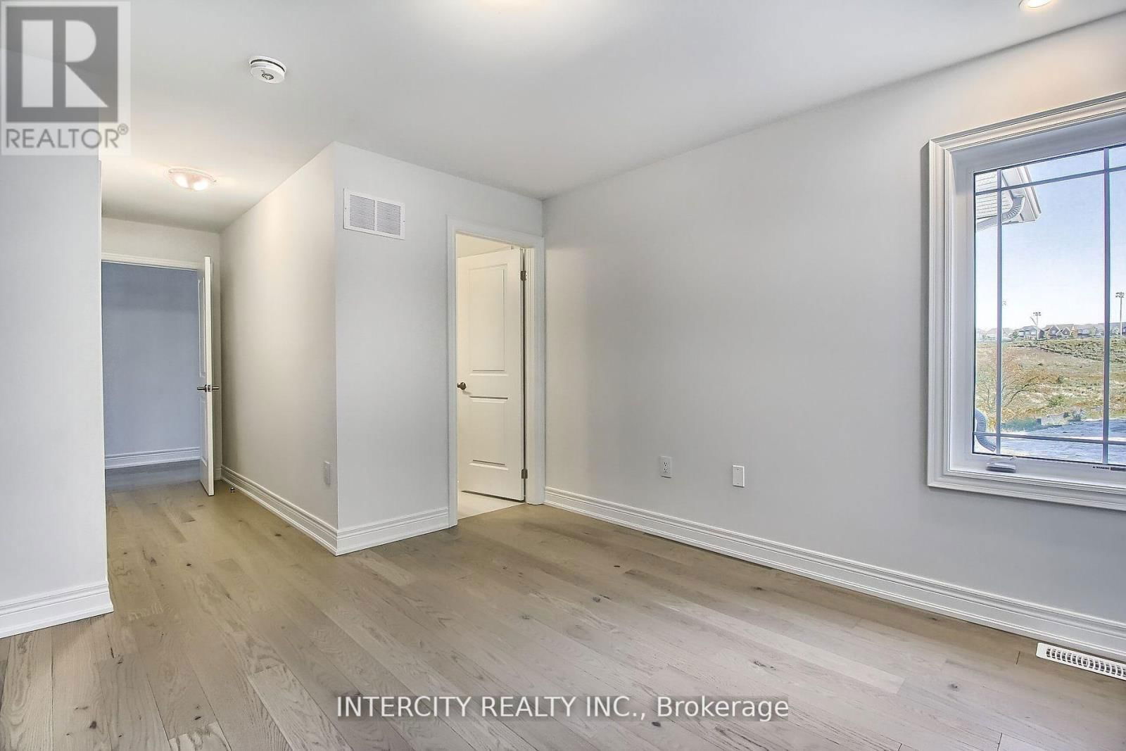 331 SEAVIEW HEIGHTS Image 34