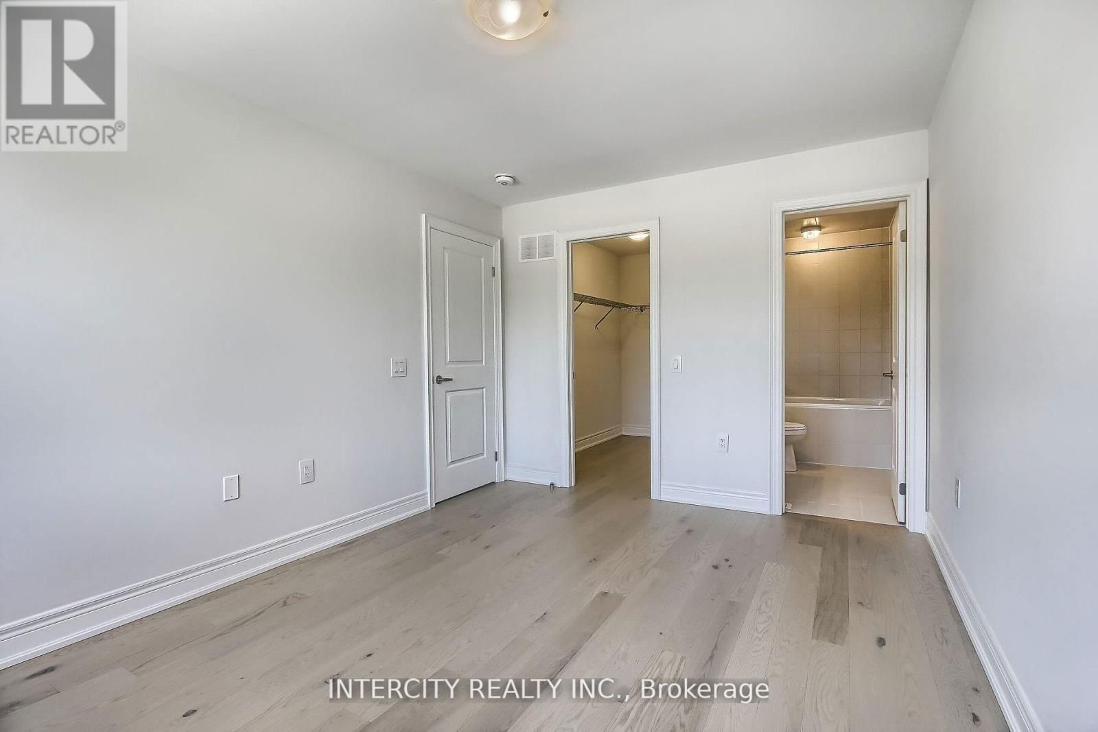 331 SEAVIEW HEIGHTS Image 38