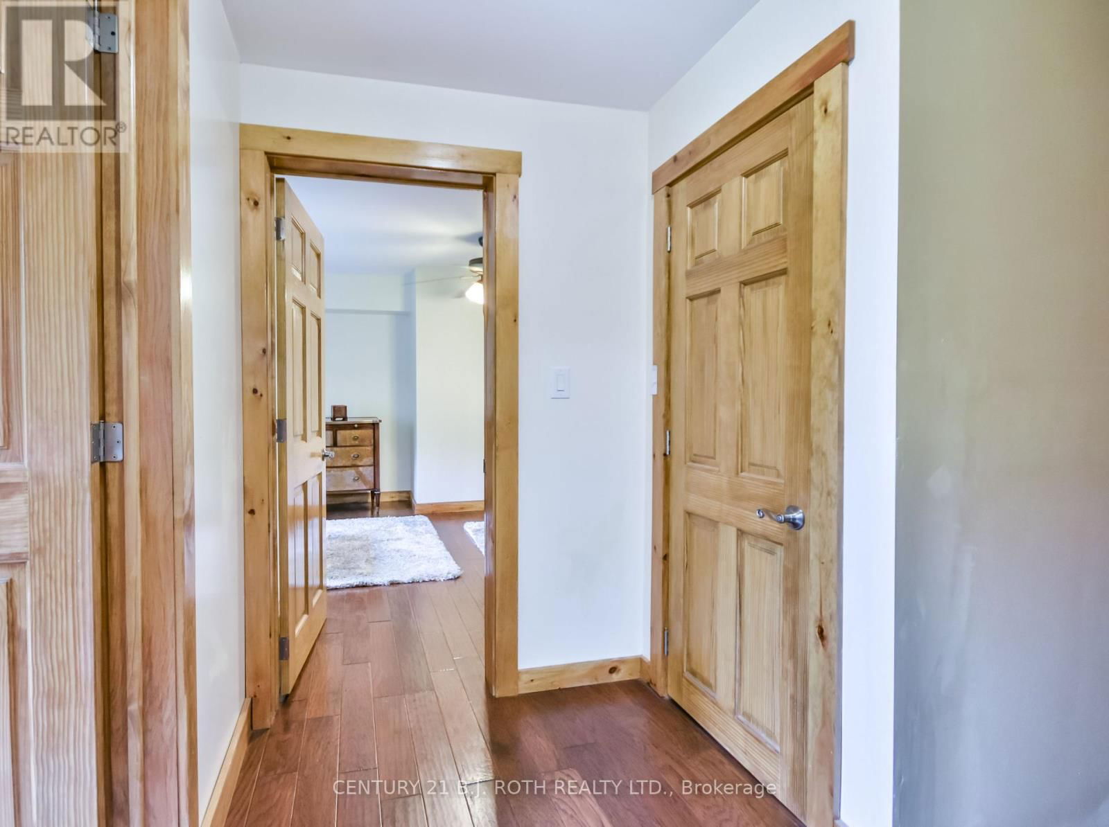 8726 9TH LINE Image 25