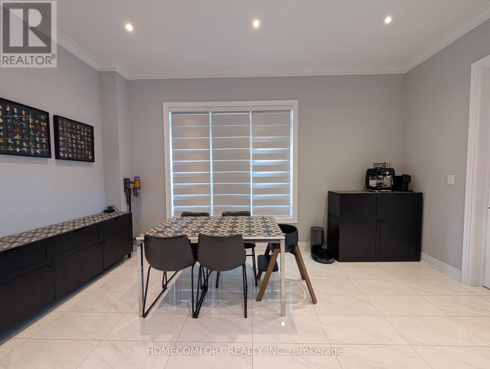 230 PARADELLE DRIVE Image 15
