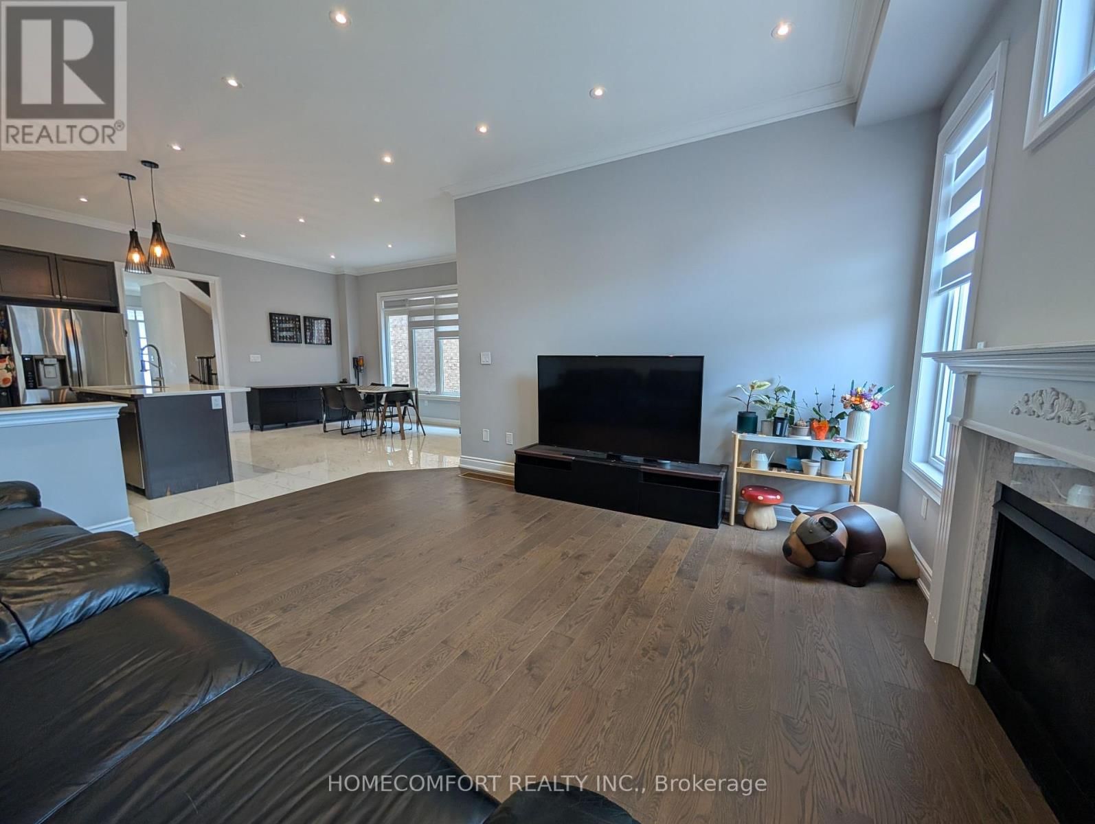 230 PARADELLE DRIVE Image 18