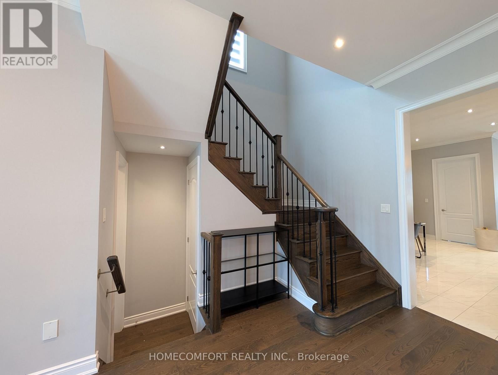 230 PARADELLE DRIVE Image 20