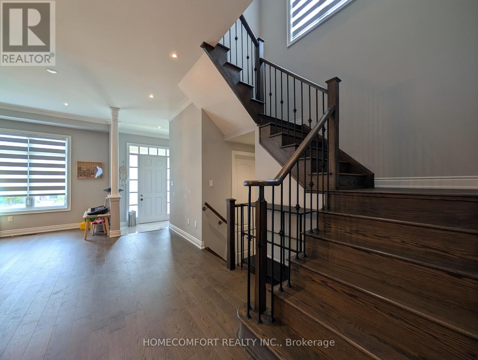 230 PARADELLE DRIVE Image 21