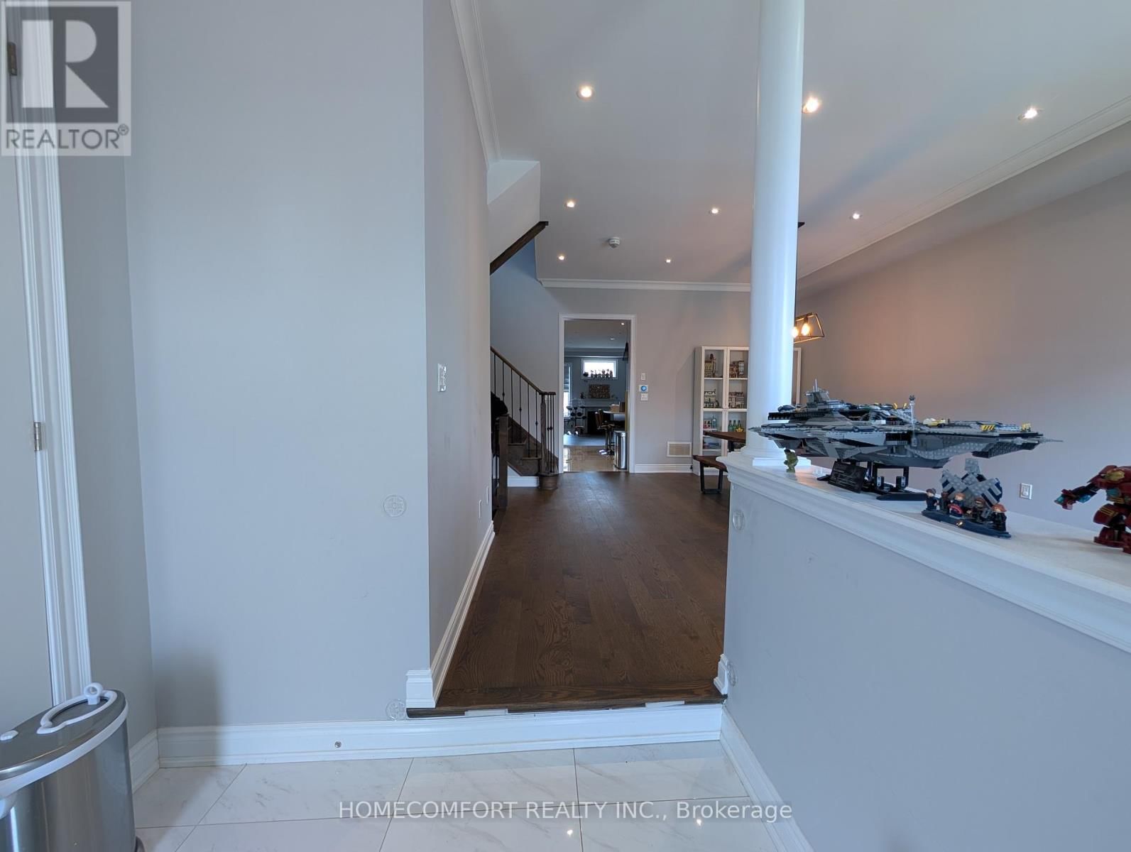 230 PARADELLE DRIVE Image 3