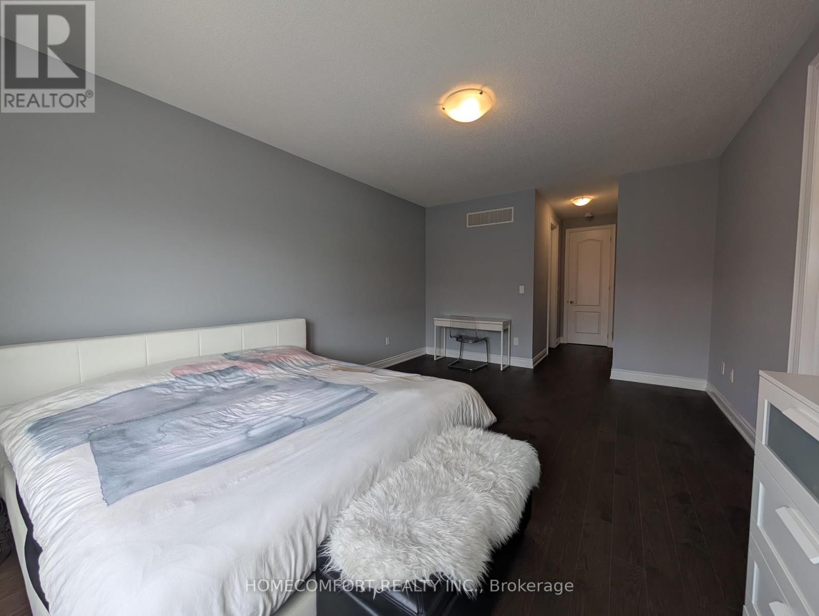 230 PARADELLE DRIVE Image 31