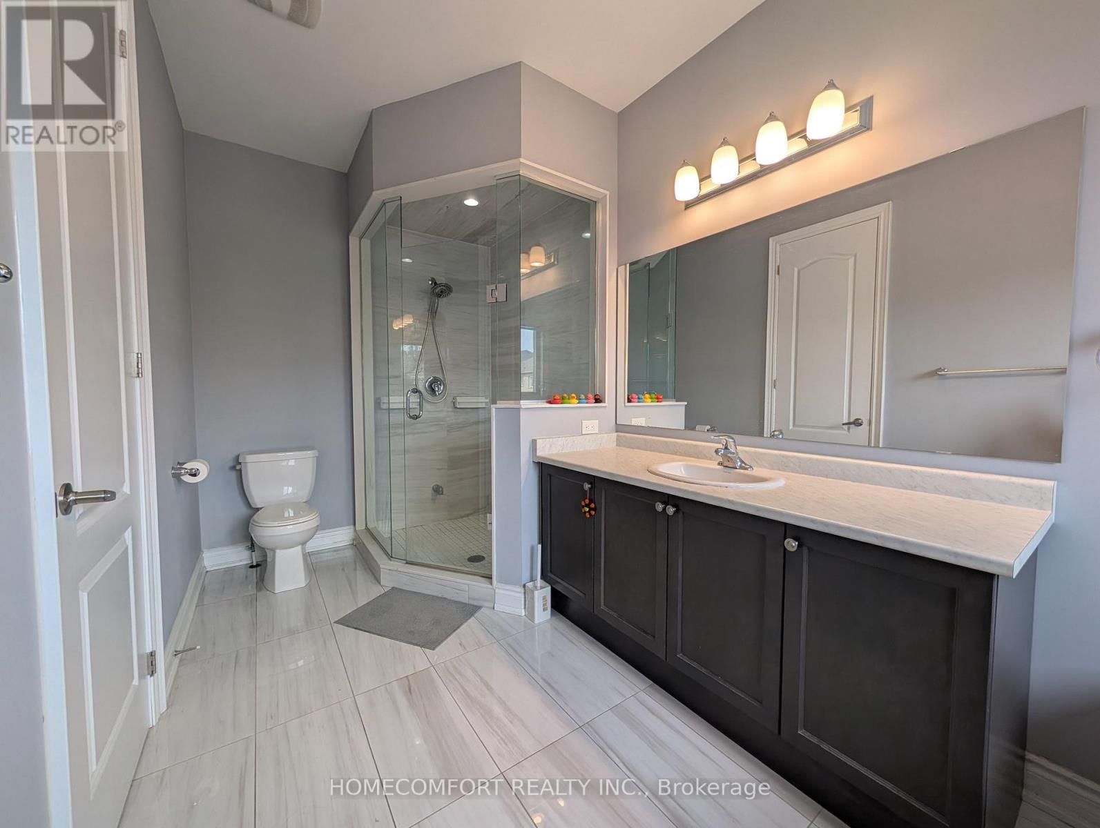230 PARADELLE DRIVE Image 35
