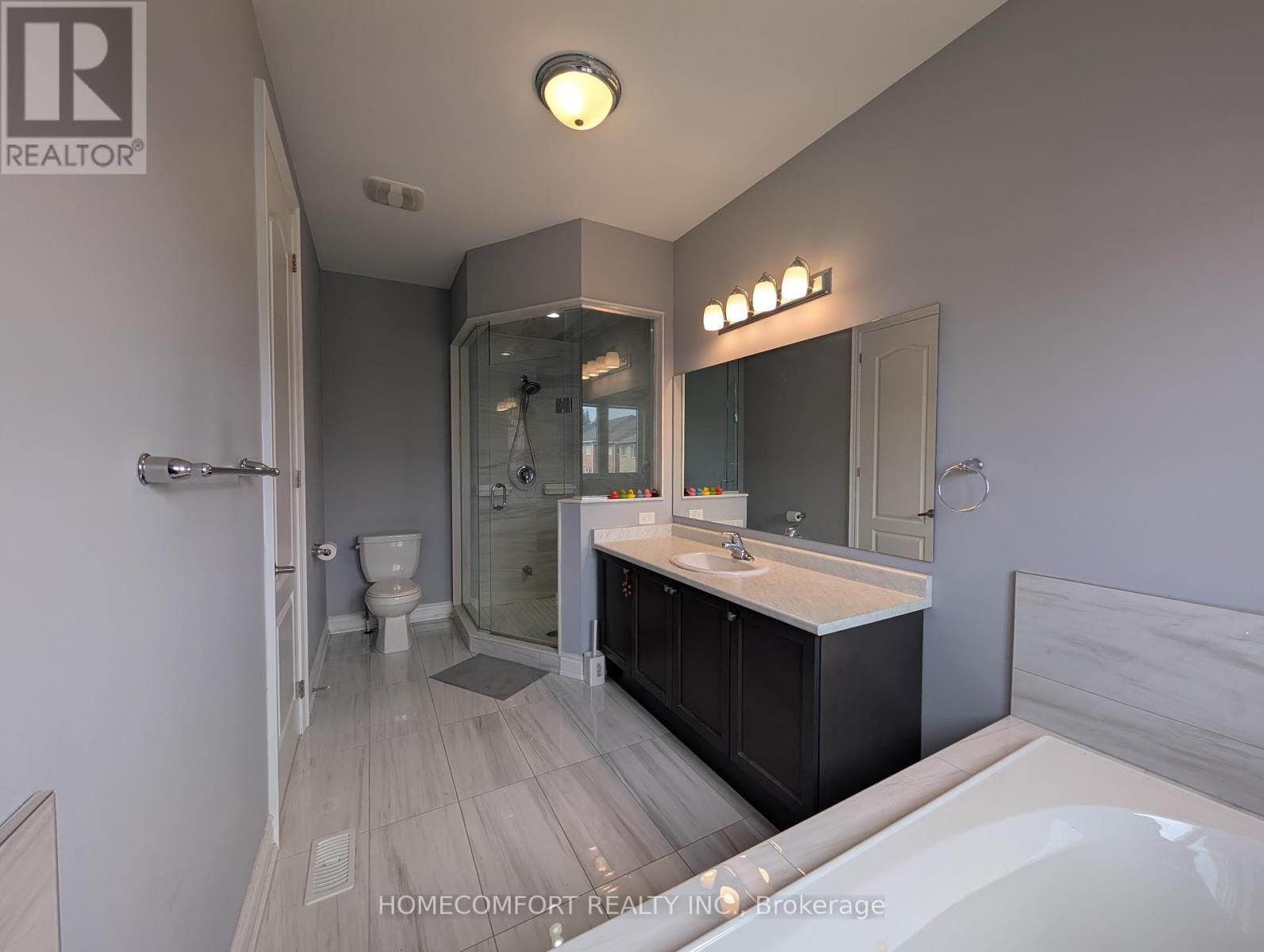 230 PARADELLE DRIVE Image 36