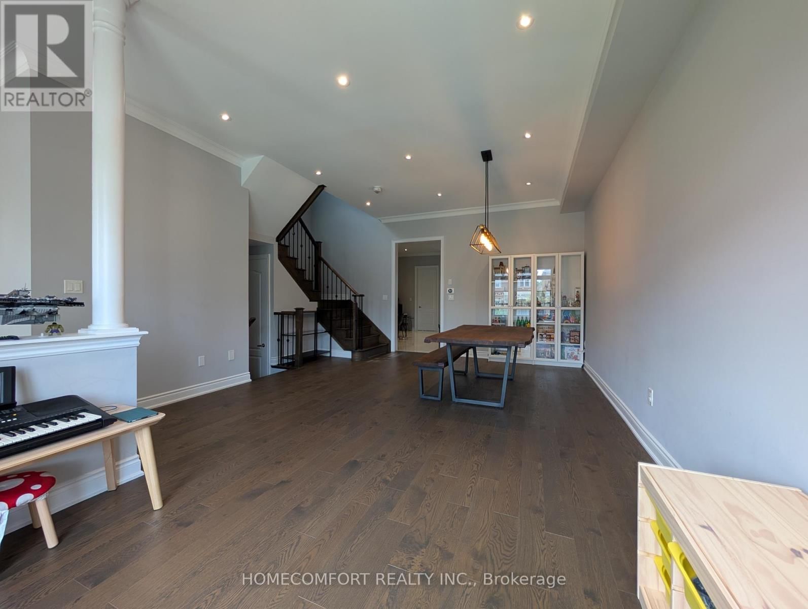 230 PARADELLE DRIVE Image 6