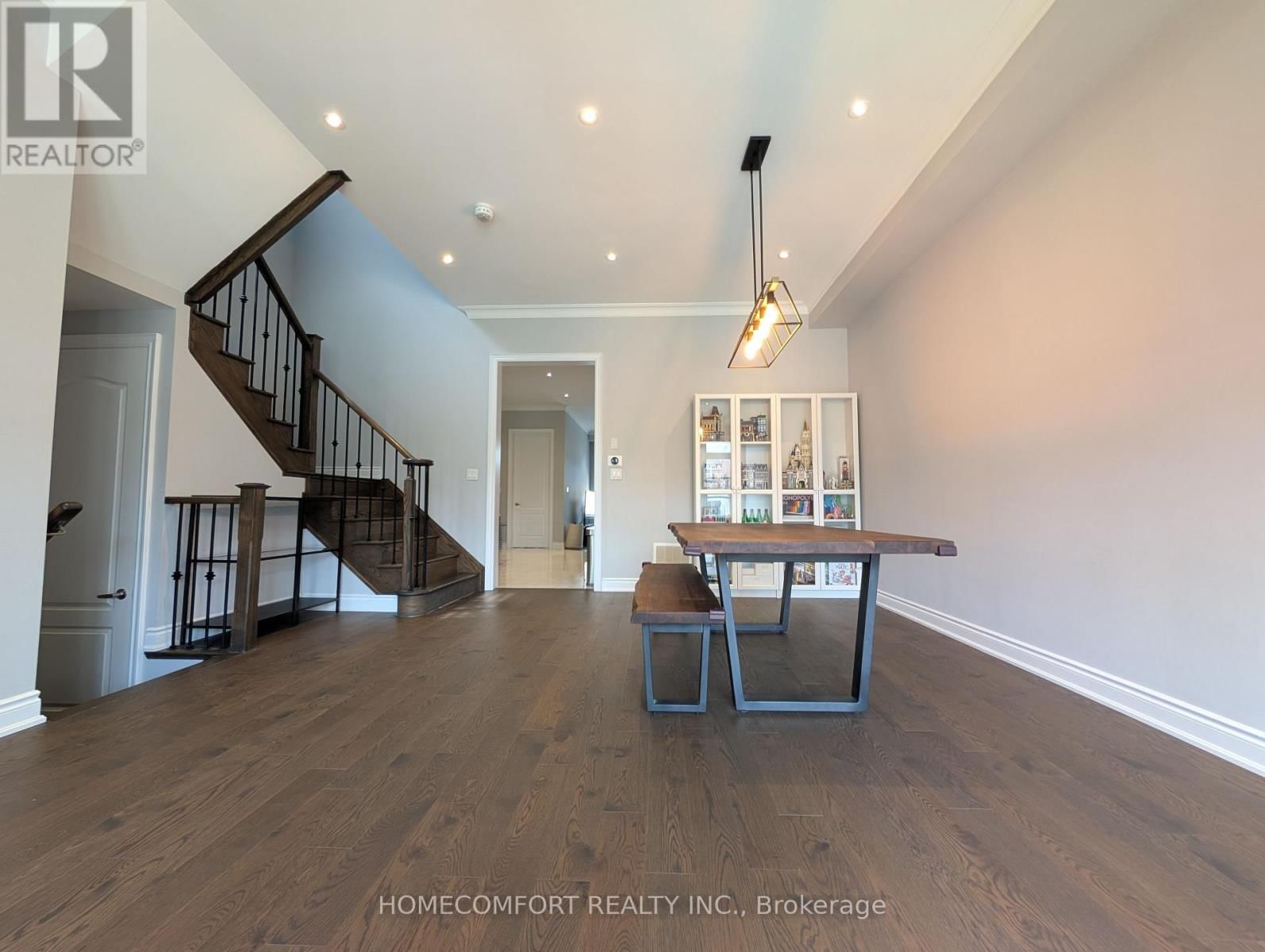 230 PARADELLE DRIVE Image 7