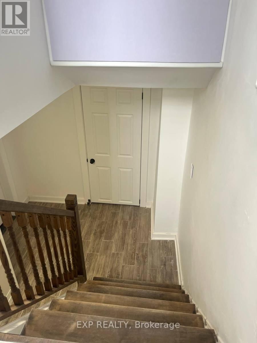7 GLASS DRIVE Image 15