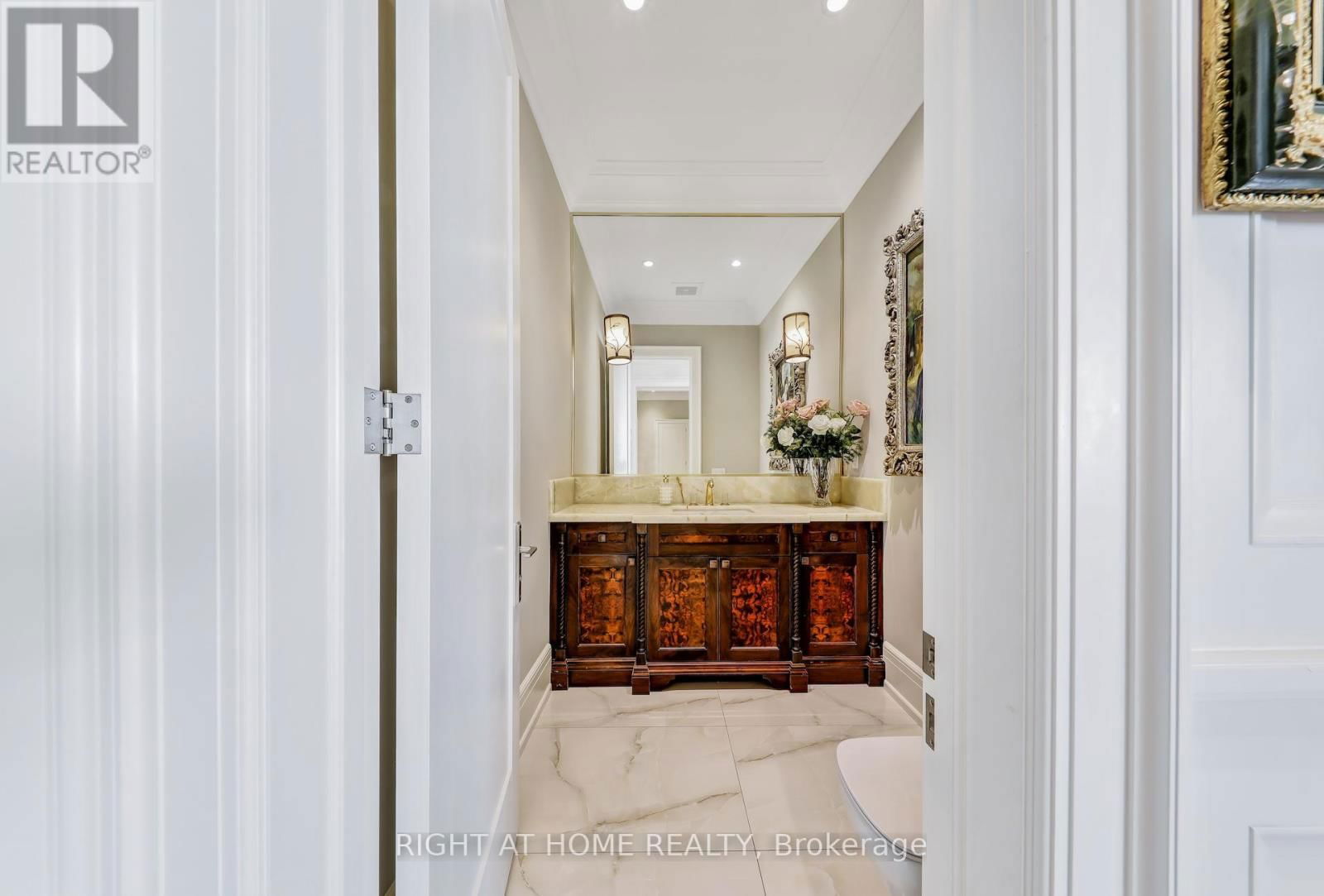 10 YONGEVIEW AVENUE Image 33