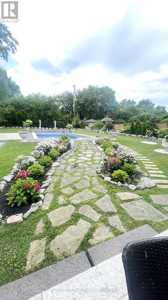 10 YONGEVIEW AVENUE Image 4