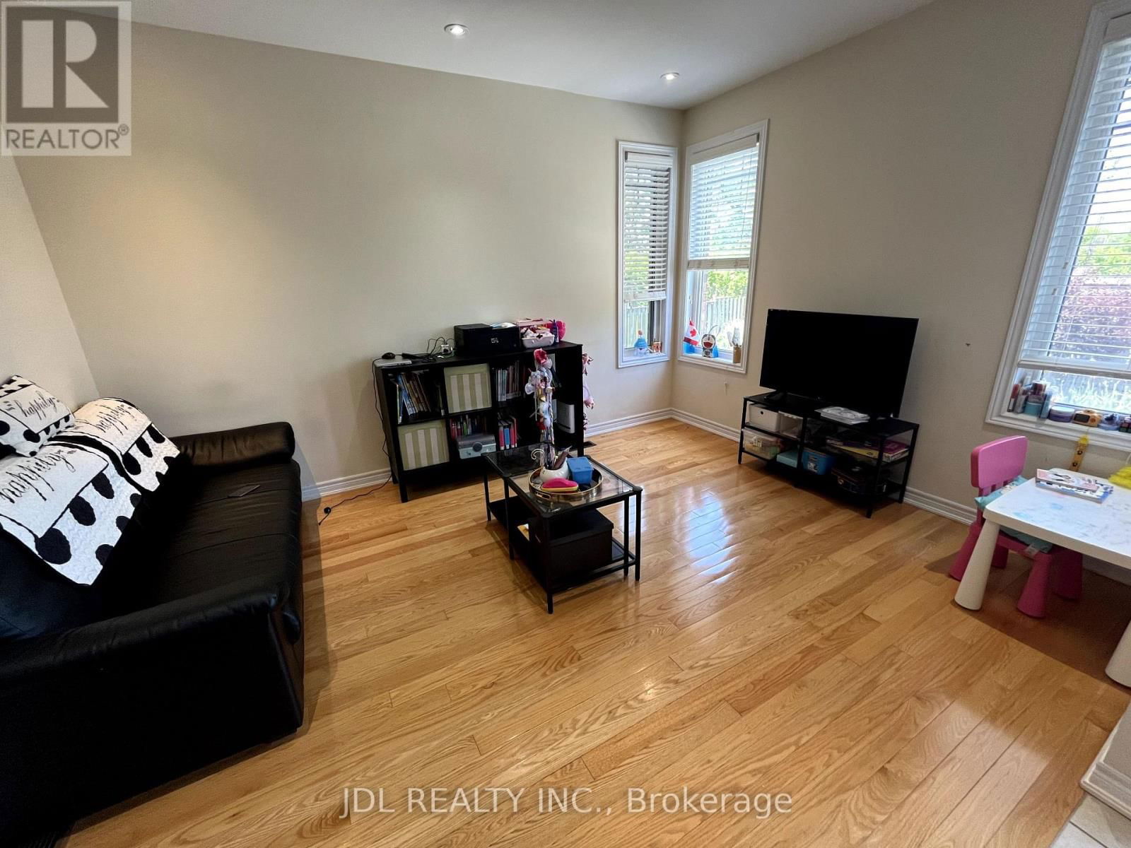 167 SHIRRICK DRIVE Image 10