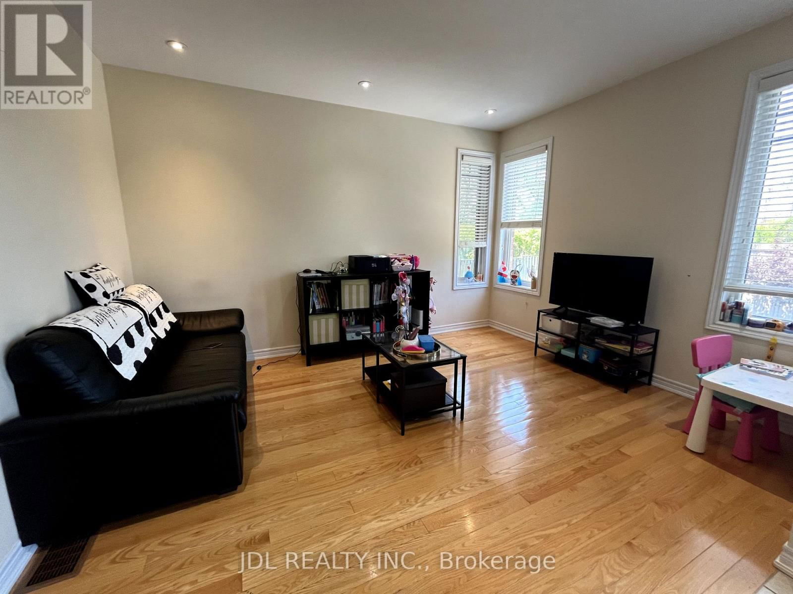 167 SHIRRICK DRIVE Image 11
