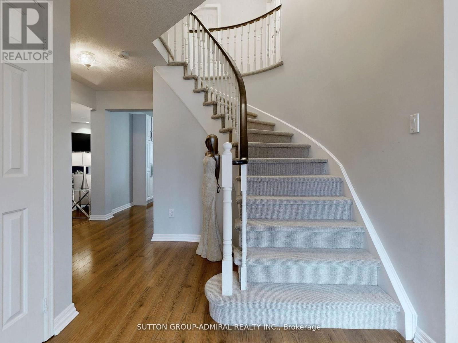 308 PETHERAM PLACE Image 3