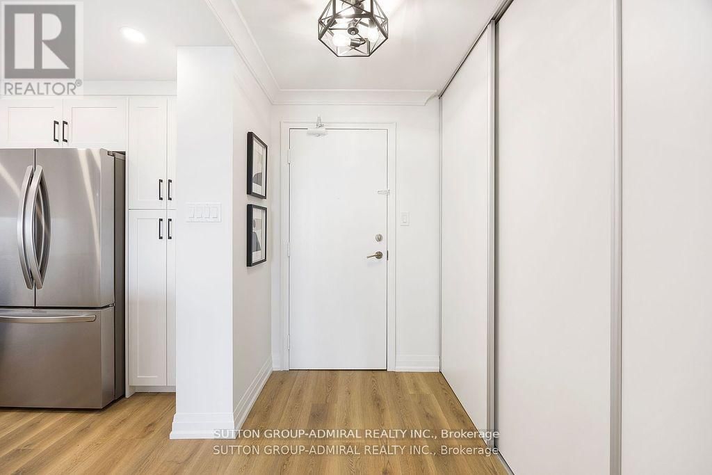 602 - 11 TOWNSGATE DRIVE Image 3