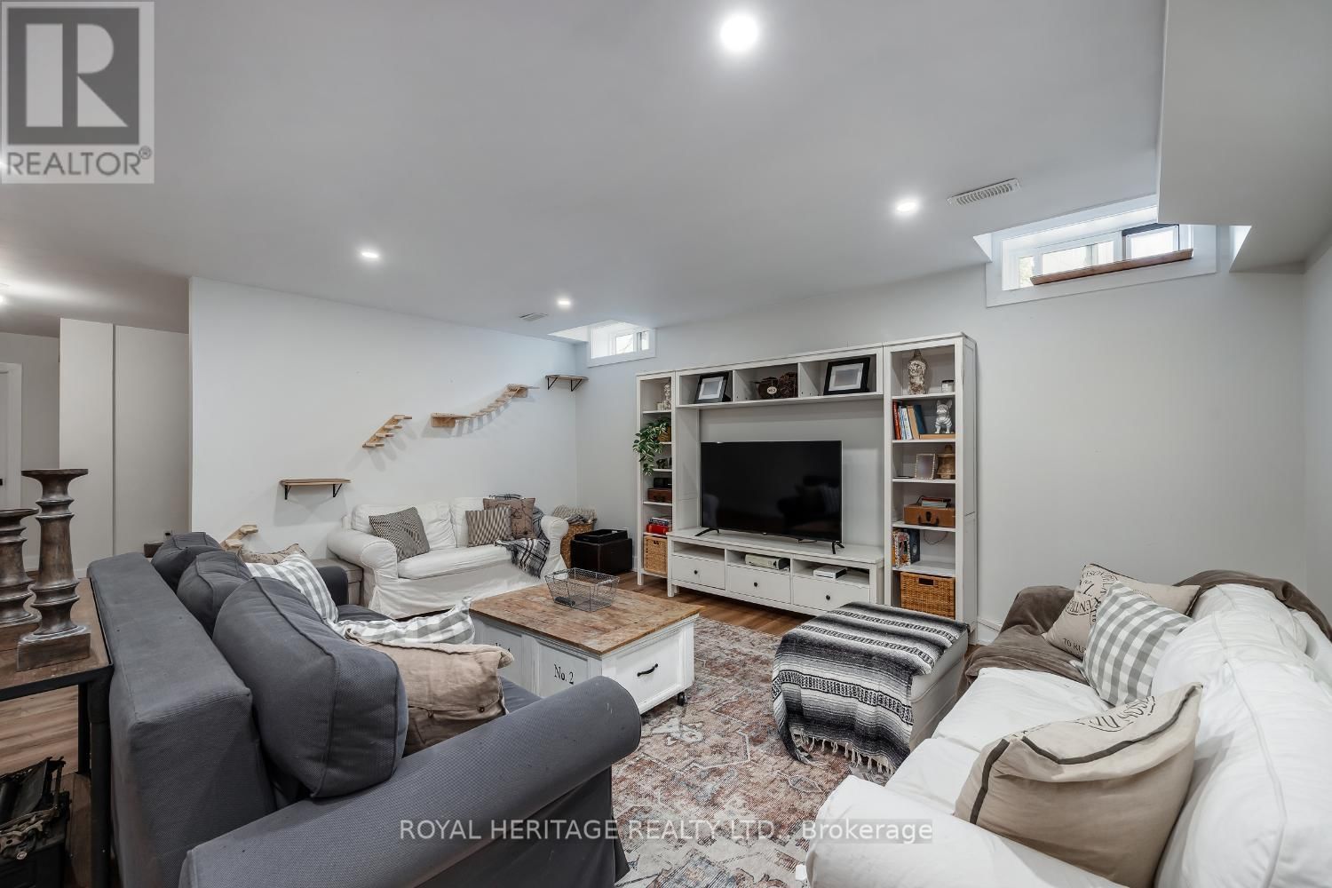 99 SECOND AVENUE Image 35