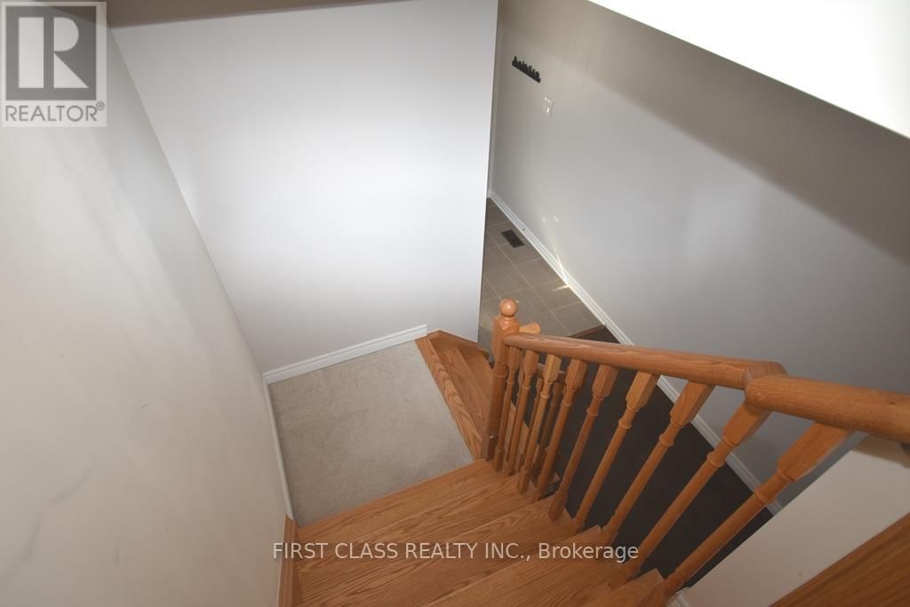 101 FIMCO CRESCENT Image 12