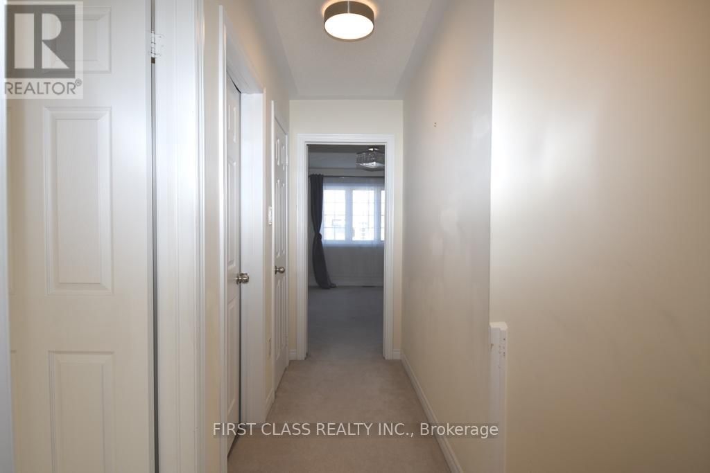 101 FIMCO CRESCENT Image 13