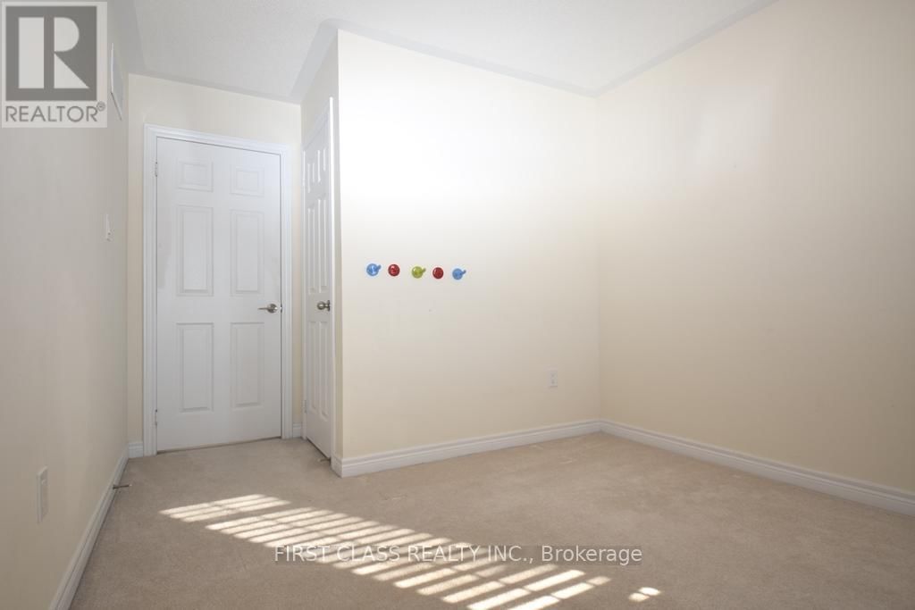 101 FIMCO CRESCENT Image 15