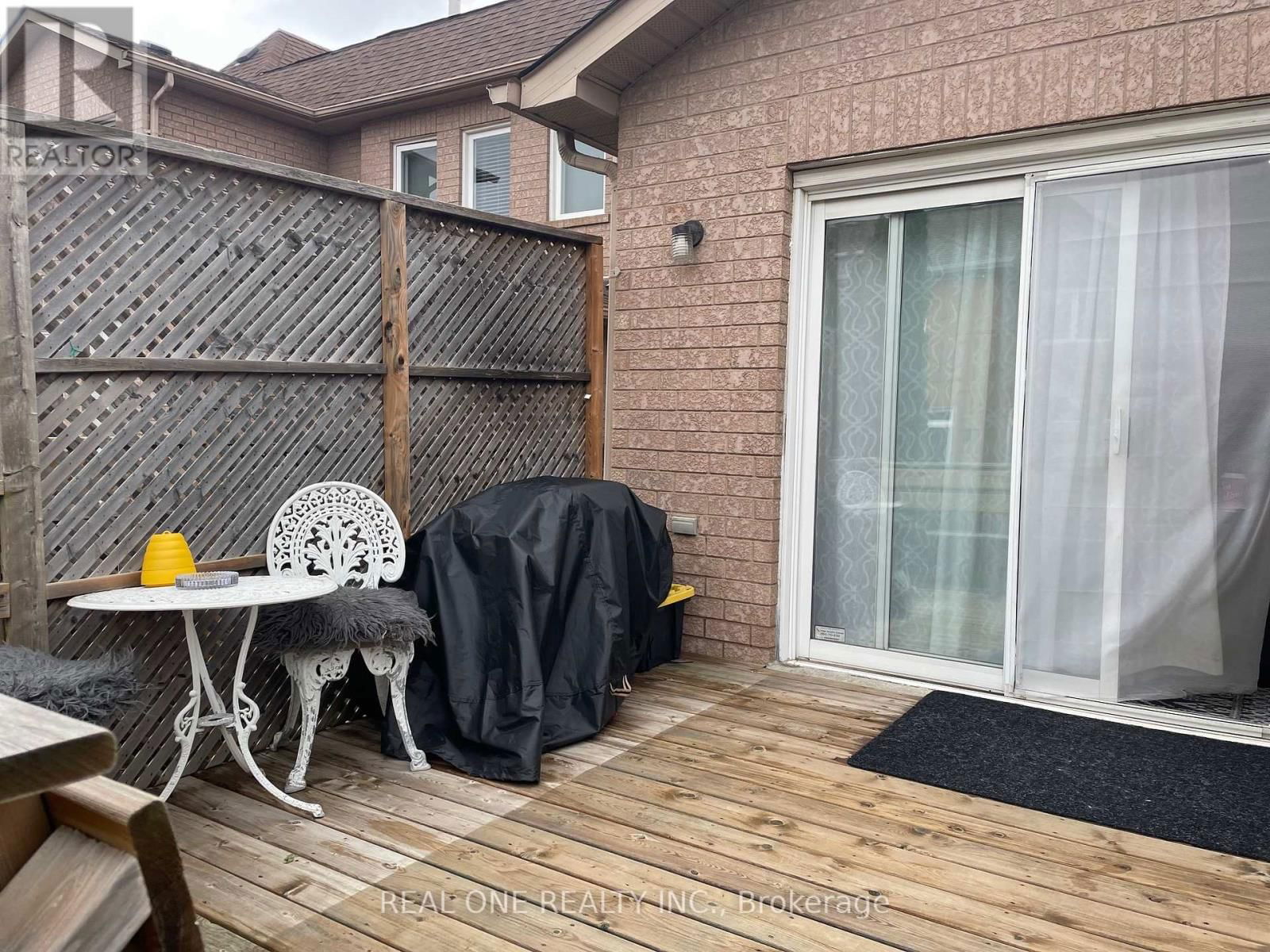 96 RUBY CRESCENT Image 15