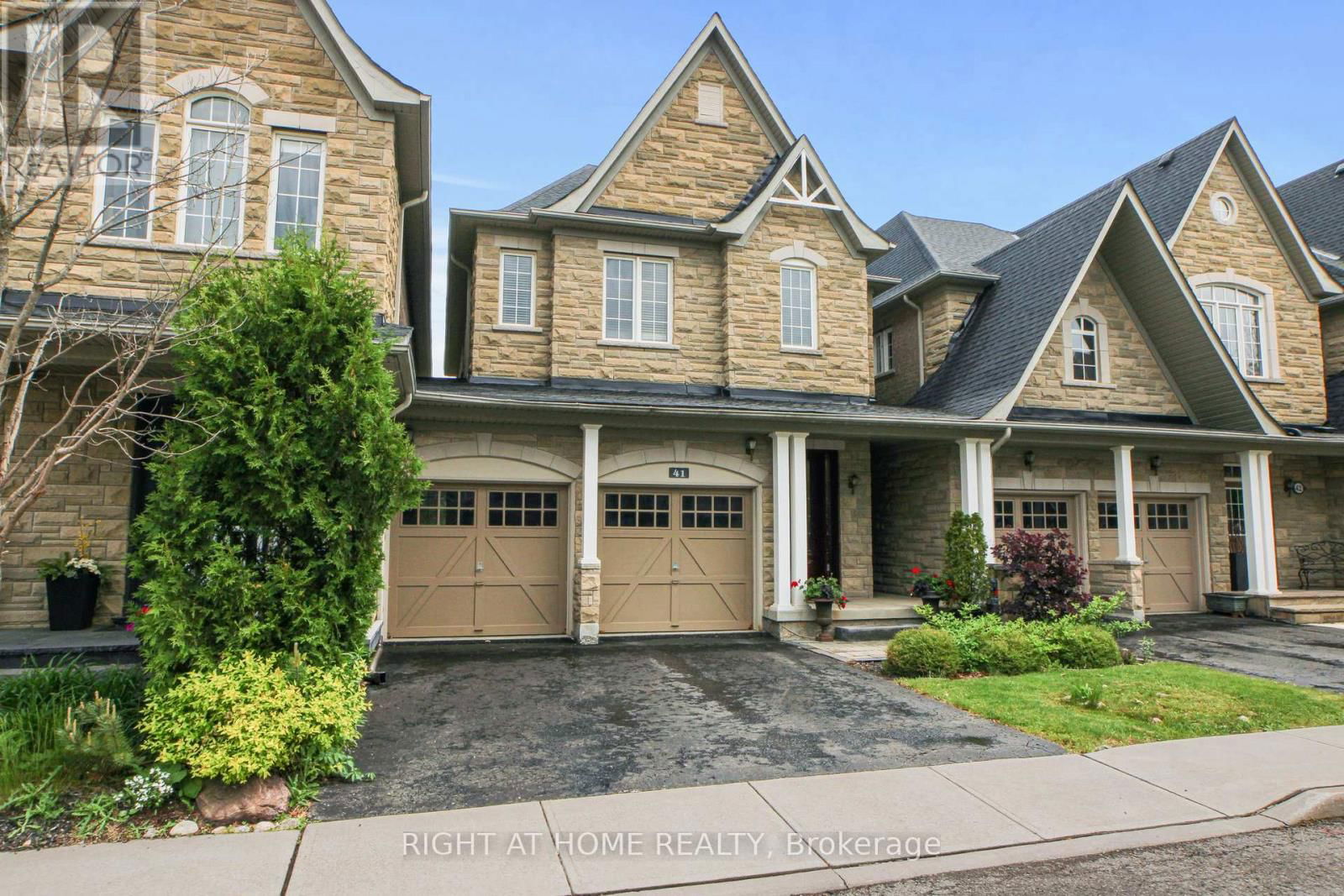 41 - 280 PARADELLE DRIVE Image 1