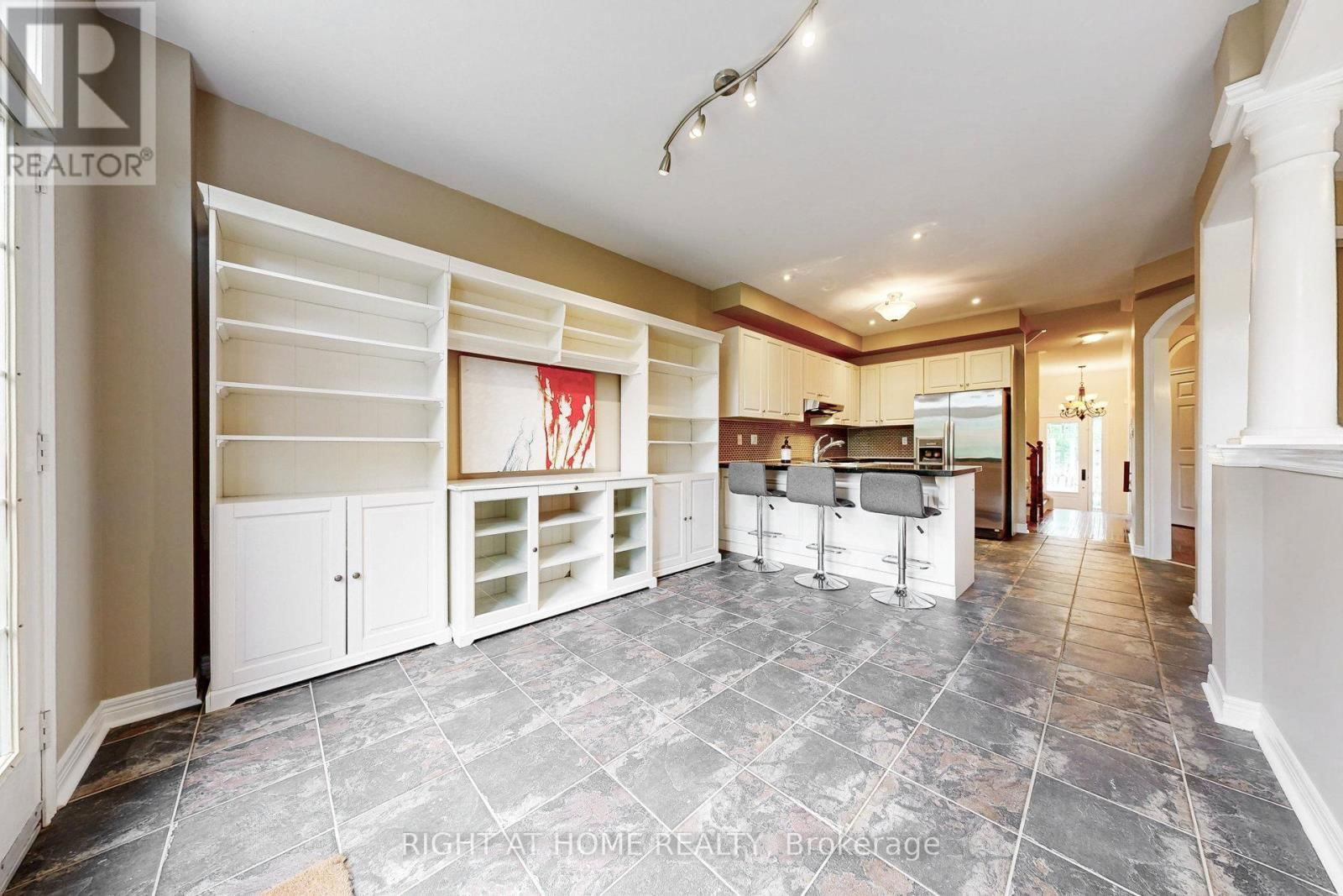 41 - 280 PARADELLE DRIVE Image 15