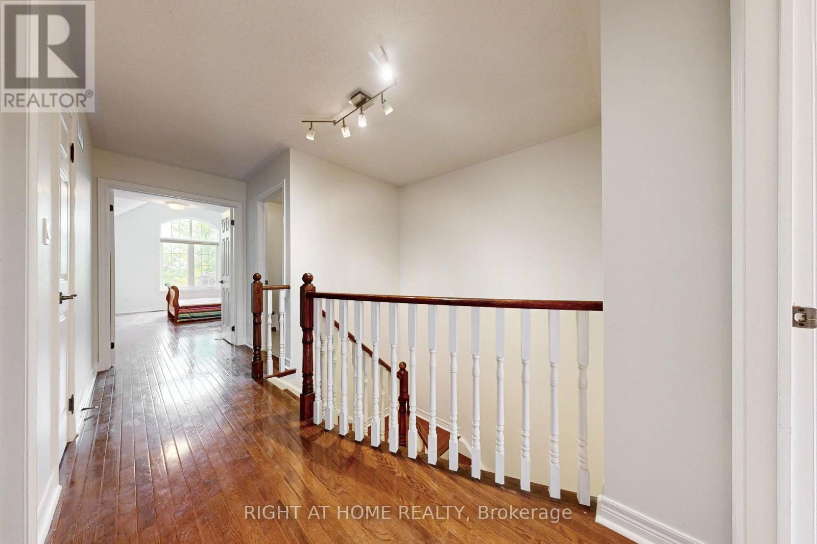 41 - 280 PARADELLE DRIVE Image 16